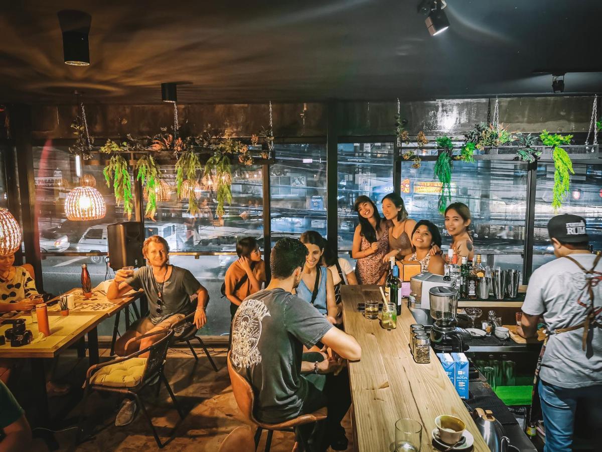 Murals Sleepbox (Adults Only) Cebu Exteriér fotografie