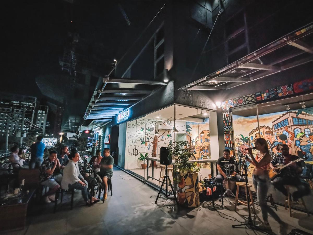Murals Sleepbox (Adults Only) Cebu Exteriér fotografie